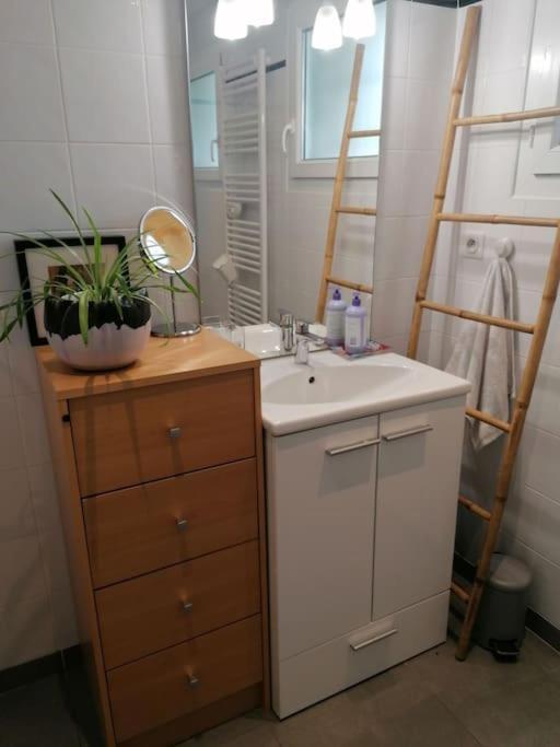 Balcons Du Royans.Logement Entier Piscine Saint-Jean-en-Royans Εξωτερικό φωτογραφία